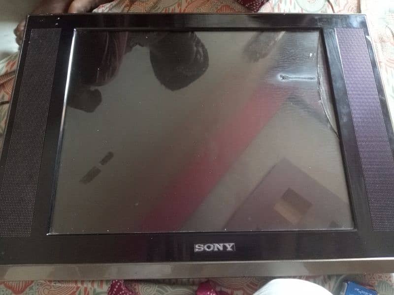 Sony LCD protector carack only no pannel eshu 1