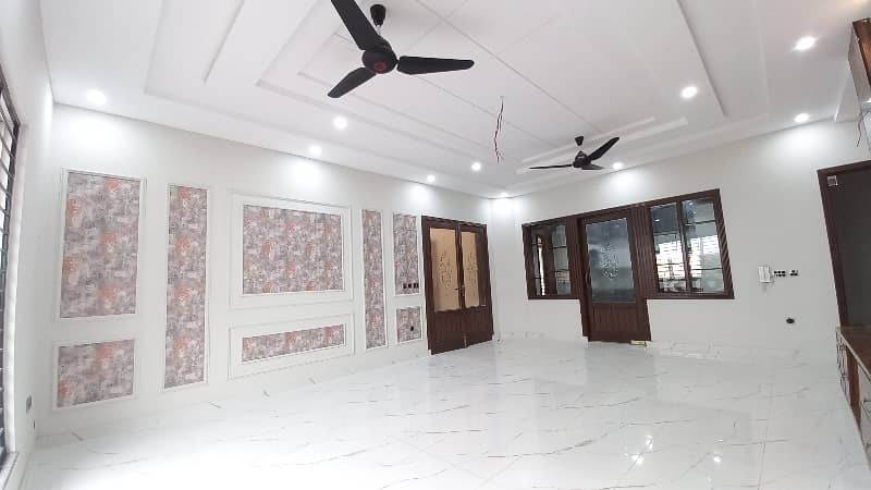 1 Kanal Spanish Villa Sect-H DHA Multan For Sale 8