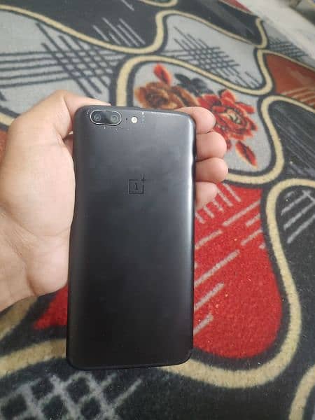 One plus5T 8+128 snapdragon 835 gaming phone condition 10 by 10 1