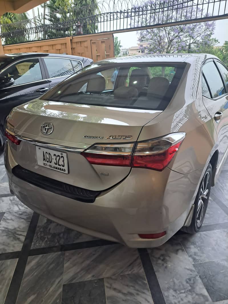 Toyota Corolla Altis Automatic 1.6 2018 8