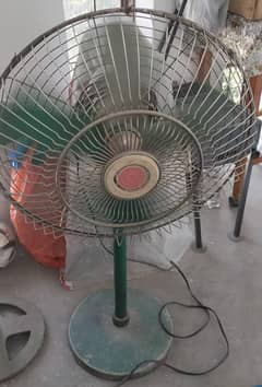 Pedestal fan for sale in working condition