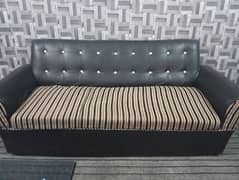 5 seater Sofa Set with table and carpet 0