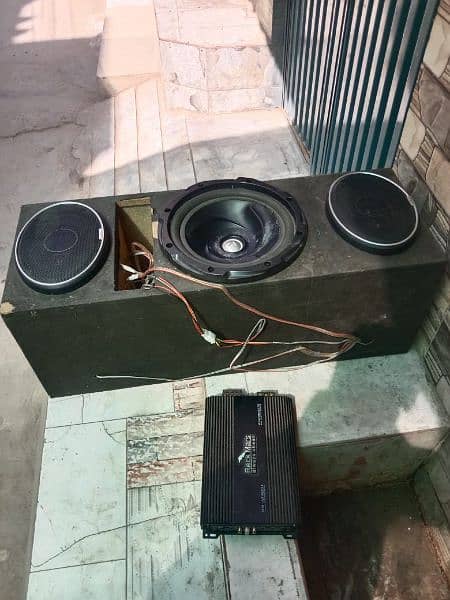 Kenwood original woofer speaker 6 ,9  inch and amplifier 1