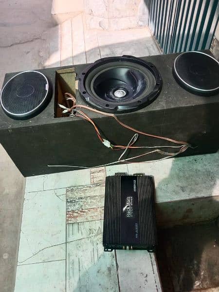 Kenwood original woofer speaker 6 ,9  inch and amplifier 2