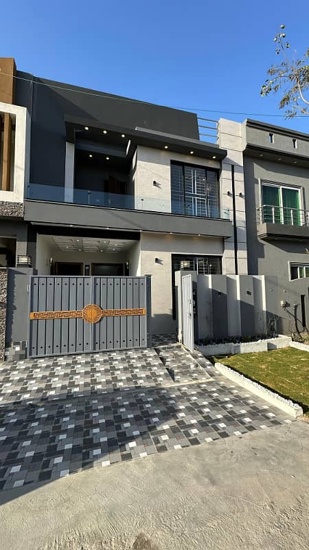 BOOK 5 MARLA MODERN HOUSE JUST ON 50 THOUSAND MONTHLY INSTALLMENT 4