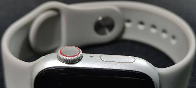 Apple Watch Series 8 41mm 99% Battery Health Newlike Condition - 786 9