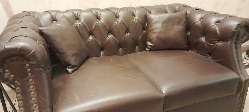 Modern Chester Sofa 0