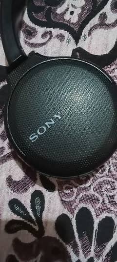 Sony wireless Bluetooth headphone 0