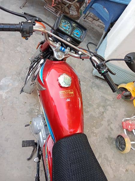 Honda 125 bike 0