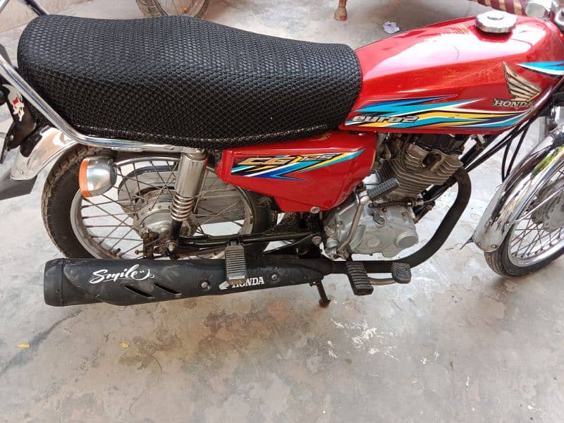 Honda 125 bike 3