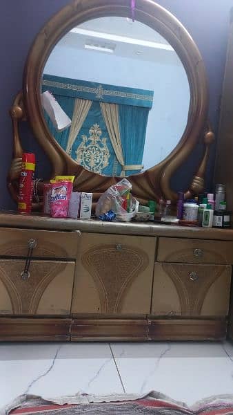 Almirah and dressing table 1