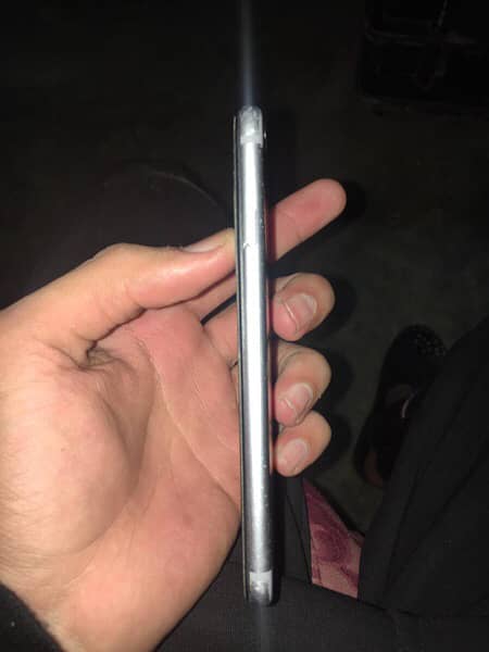 iphone6 64gb zarbadast condition me h fingerprint working me h 0