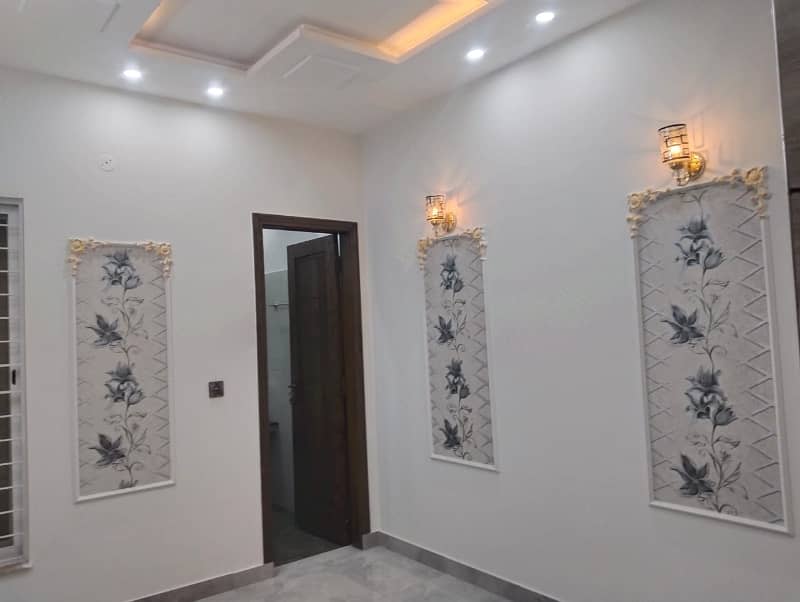 Highly-coveted 5 Marla House Is Available In Johar Town For sale 10