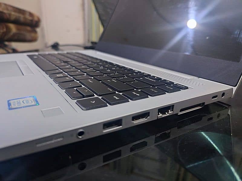 HP elitebook 840 g5 3