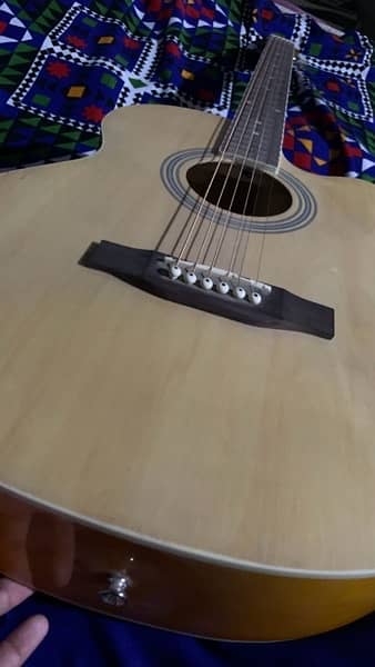 Guitar Model Y4010 2