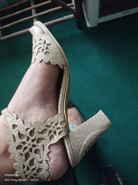 golden heels 11