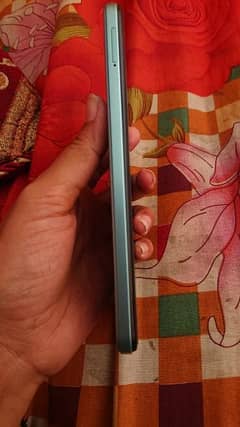 itel a60s full box all ok koi kharabi nhi h 6 month ues