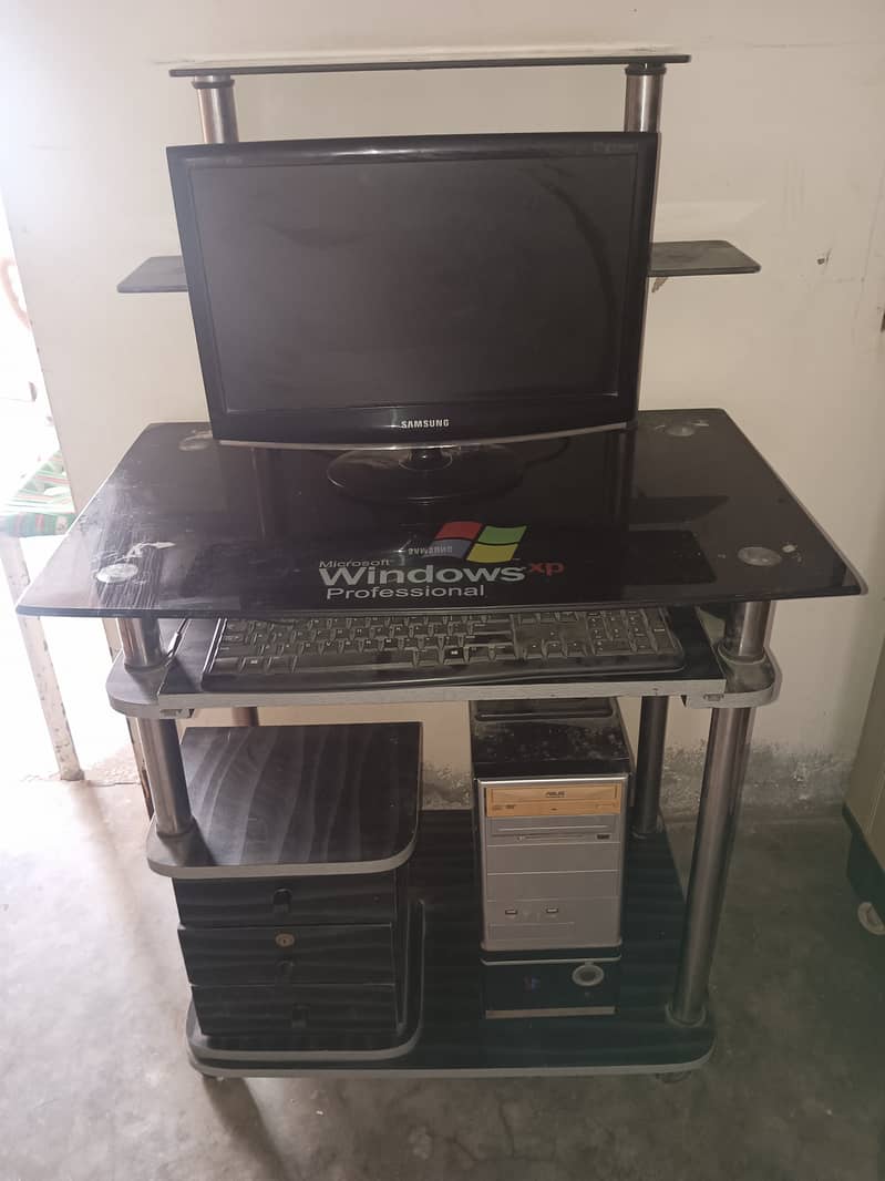 Computer Table for Sale in good Condition 1