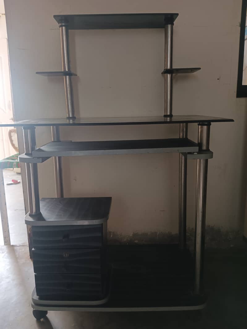 Computer Table for Sale in good Condition 3