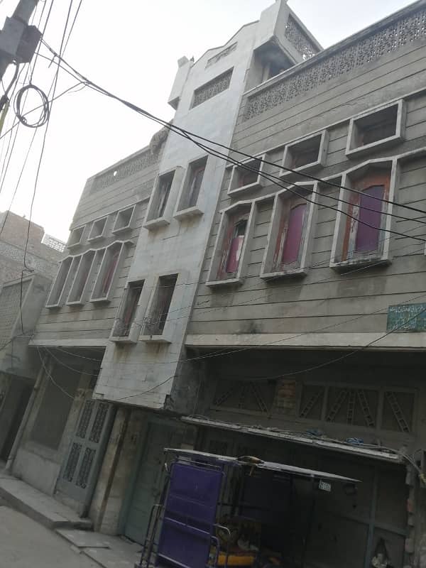 Corner triple storey House in Bazaar Hakiman Sanda 2