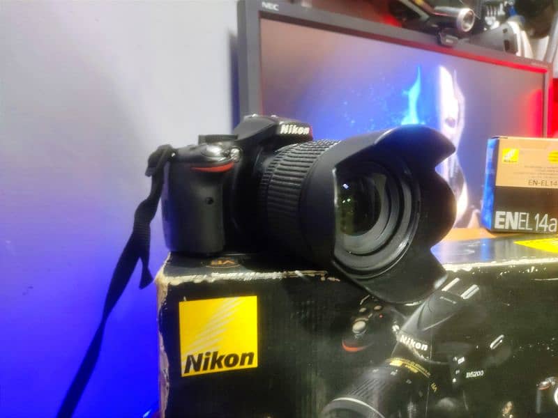 Nikon D5200 Perfect condition 3