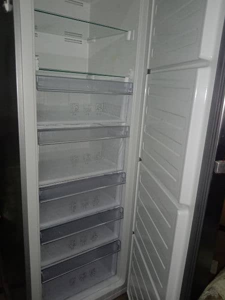 Dawlance vertical freezer 1