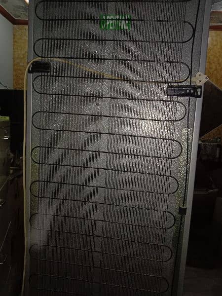 Dawlance vertical freezer 4