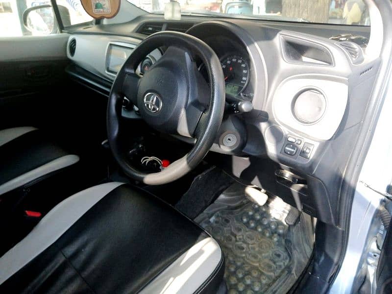 Toyota Vitz 2013 5