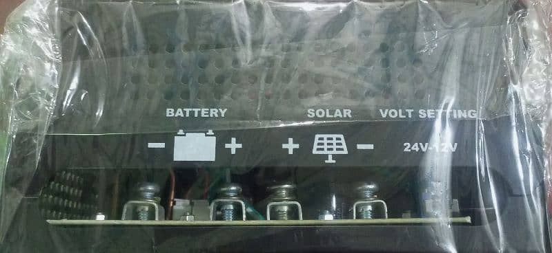 MPPT Solar Charge Controller Pak tech Non hybrid 70 Ampere 5