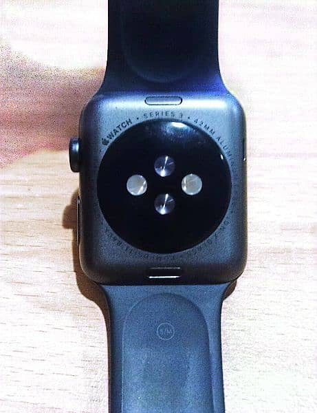 Apple watch Series 3 good condition with 08 color straps 1