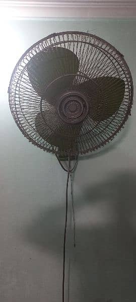 bracket fan 1