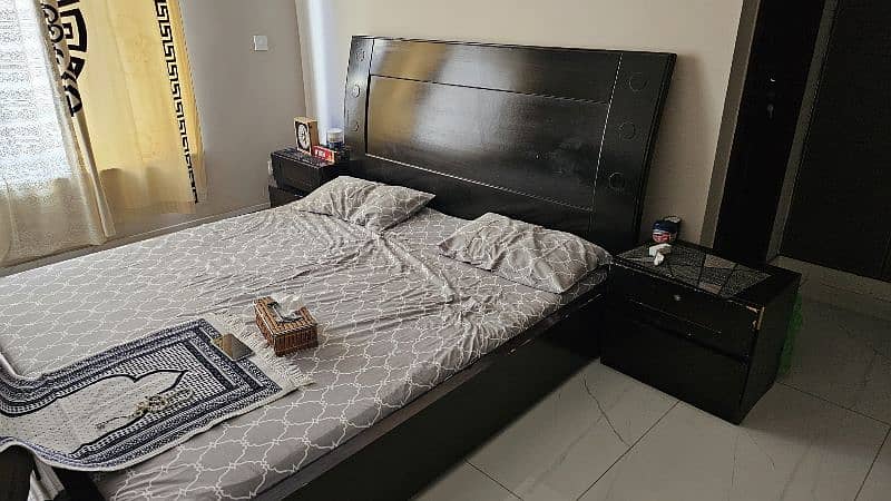 One King Size Bed, Two Side Tables, One Console 1