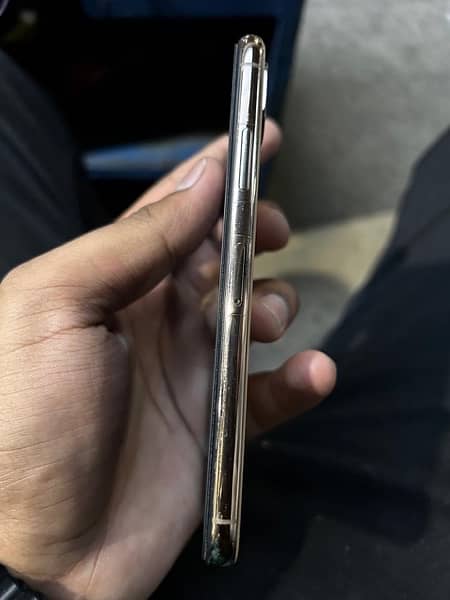 iphone XS 0