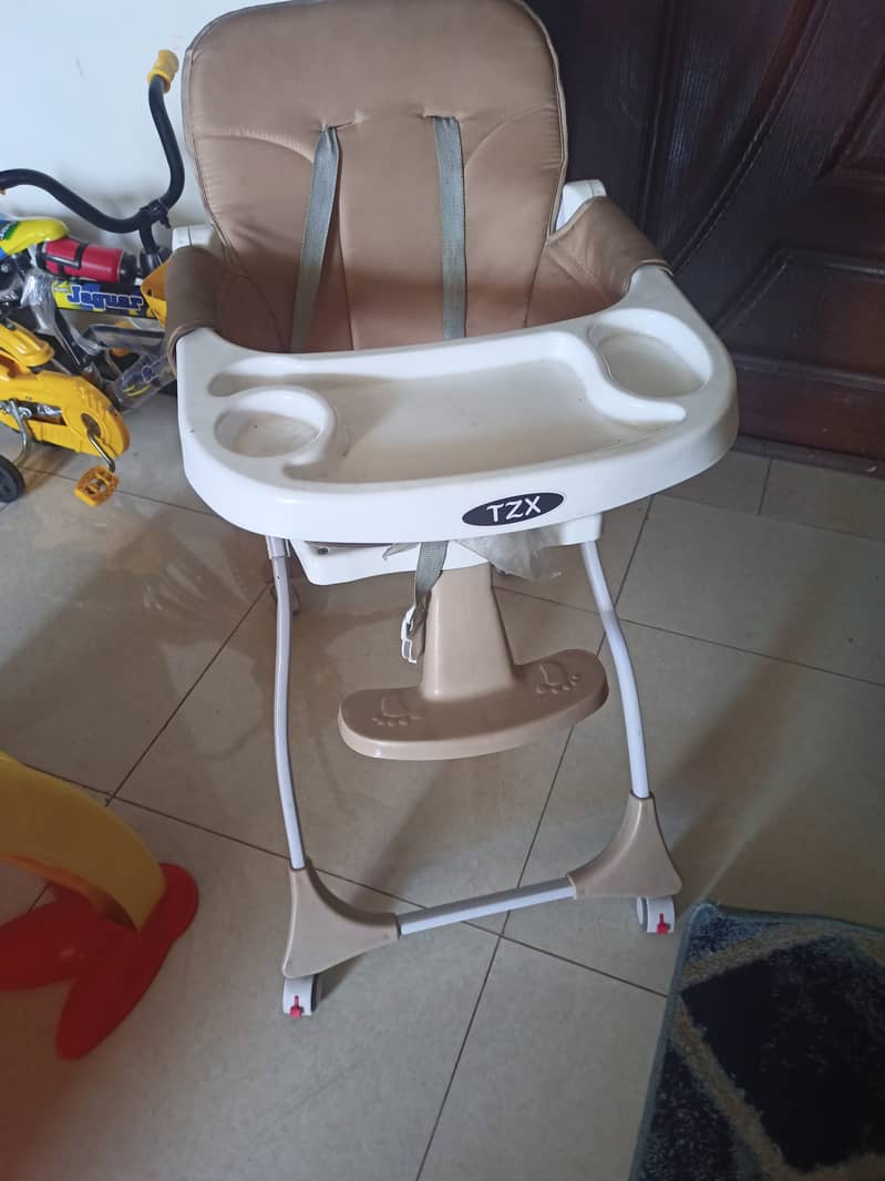 Imported High chair(almost new) 0