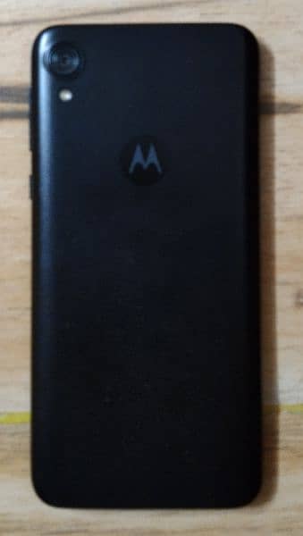motorola E6 Used phone but condition 100% genuine not any problem 1
