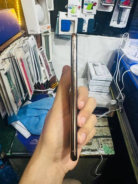 IPHONE X MAX , 10 BY 10 CONDITION, 1