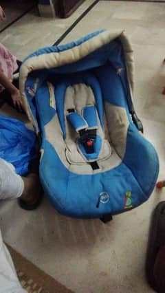 Baby carry cot 0