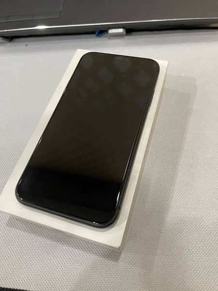 iPhone 11 128GB Black - Dual SIM, PTA Approved 1