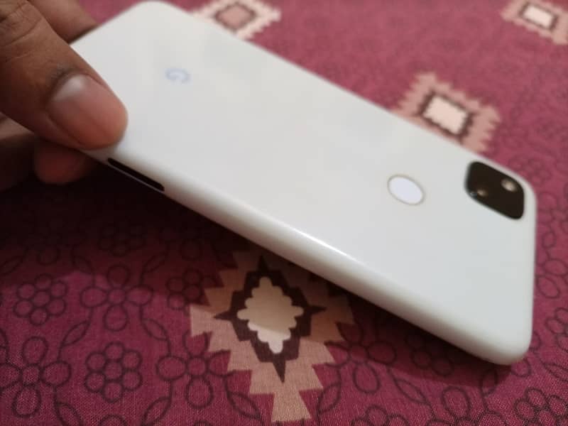 Google pixel 4a 4