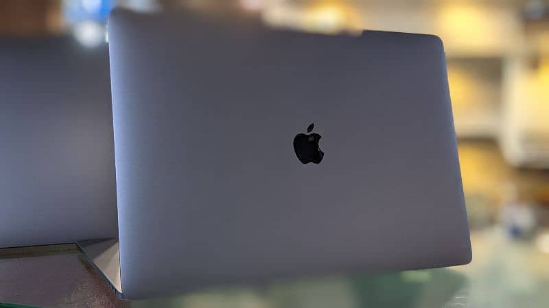 MacBooK Pro 15 2019  Core i9 1