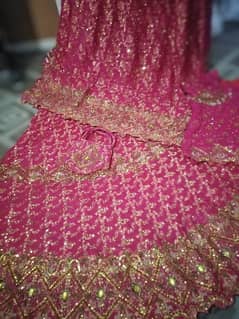 bridal lehenga ,kurti and dupatta along with paouch is for urgent sale
