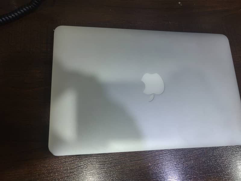 Apple MacBook laptop Air 2014 Early 1