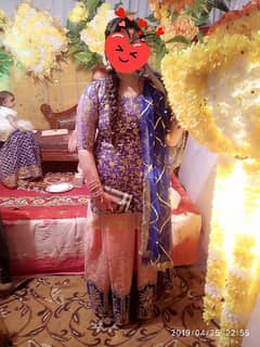 dresses are good condition plzzz series buyer contact