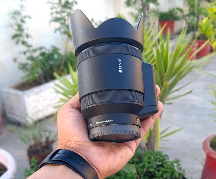 Sony 18-200mm OSS (Servo-Zoom) (New) 1