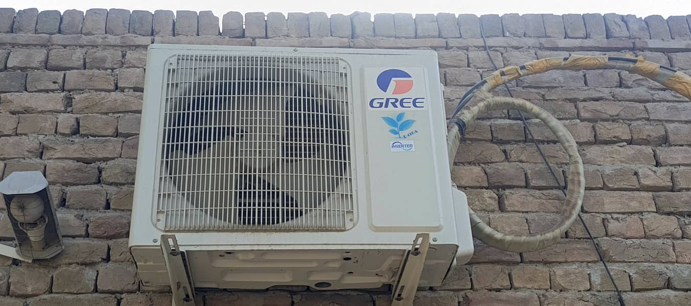 Gree AC 1.5 ton DC inverter for sale 1