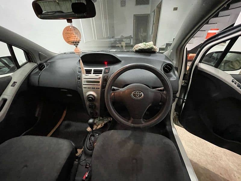 Toyota Vitz 2011 5