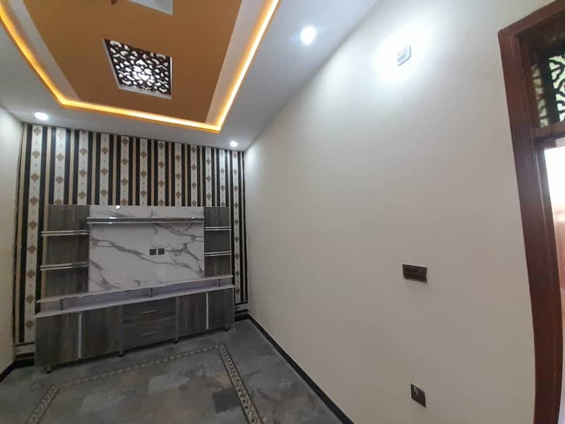 5.5 Marla House Available For Sale In Liaqat Coloney 8