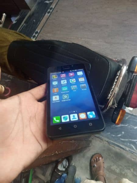 Huawei ka phone double sim support karta hai All okay pone h 4