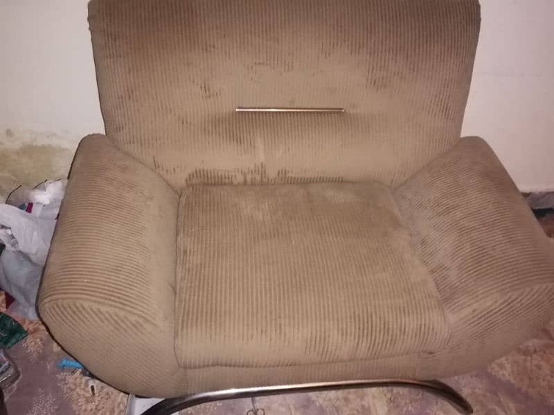 7 seater sofa for sale in good condition neet and clean 2