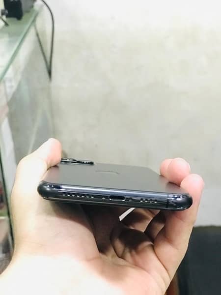 iphone 11 pro max 2